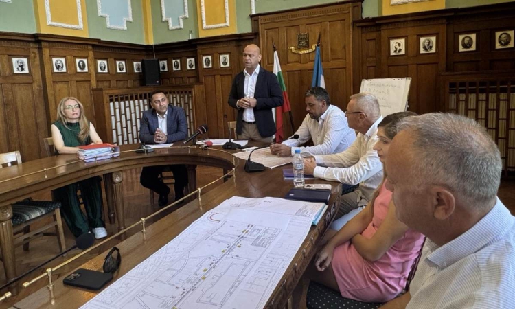 Кметът Костадин Димитров: Изпълняваме важни 12 инфраструктурни обекти в Пловдив